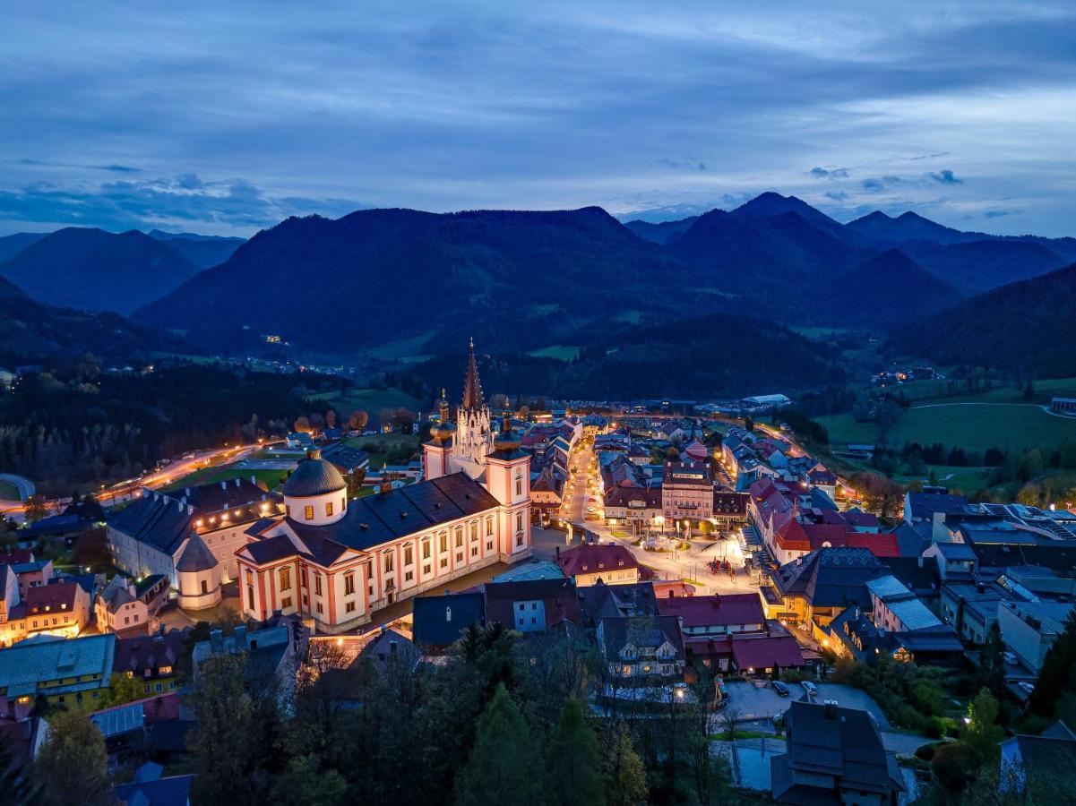 Hideaway Hotel Montestyria Chalets & Suiten Mariazell Exterior photo