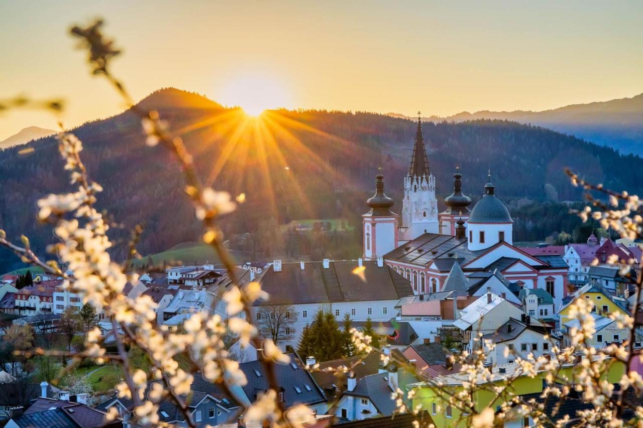 Hideaway Hotel Montestyria Chalets & Suiten Mariazell Exterior photo